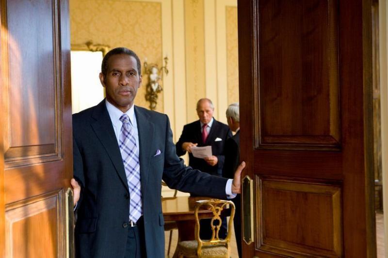 4 QUESTIONS YOU MUST USE WHEN SELLING TO THE C-LEVEL